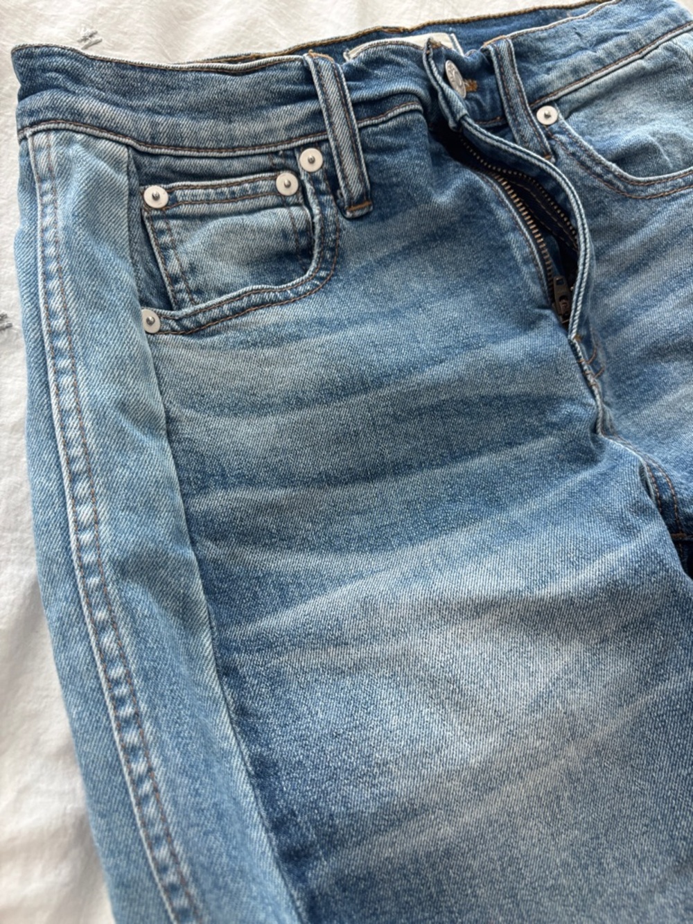 Madewell Cruiser Two-Tone Denim Straight Leg Jeans - Picture 2 of 6